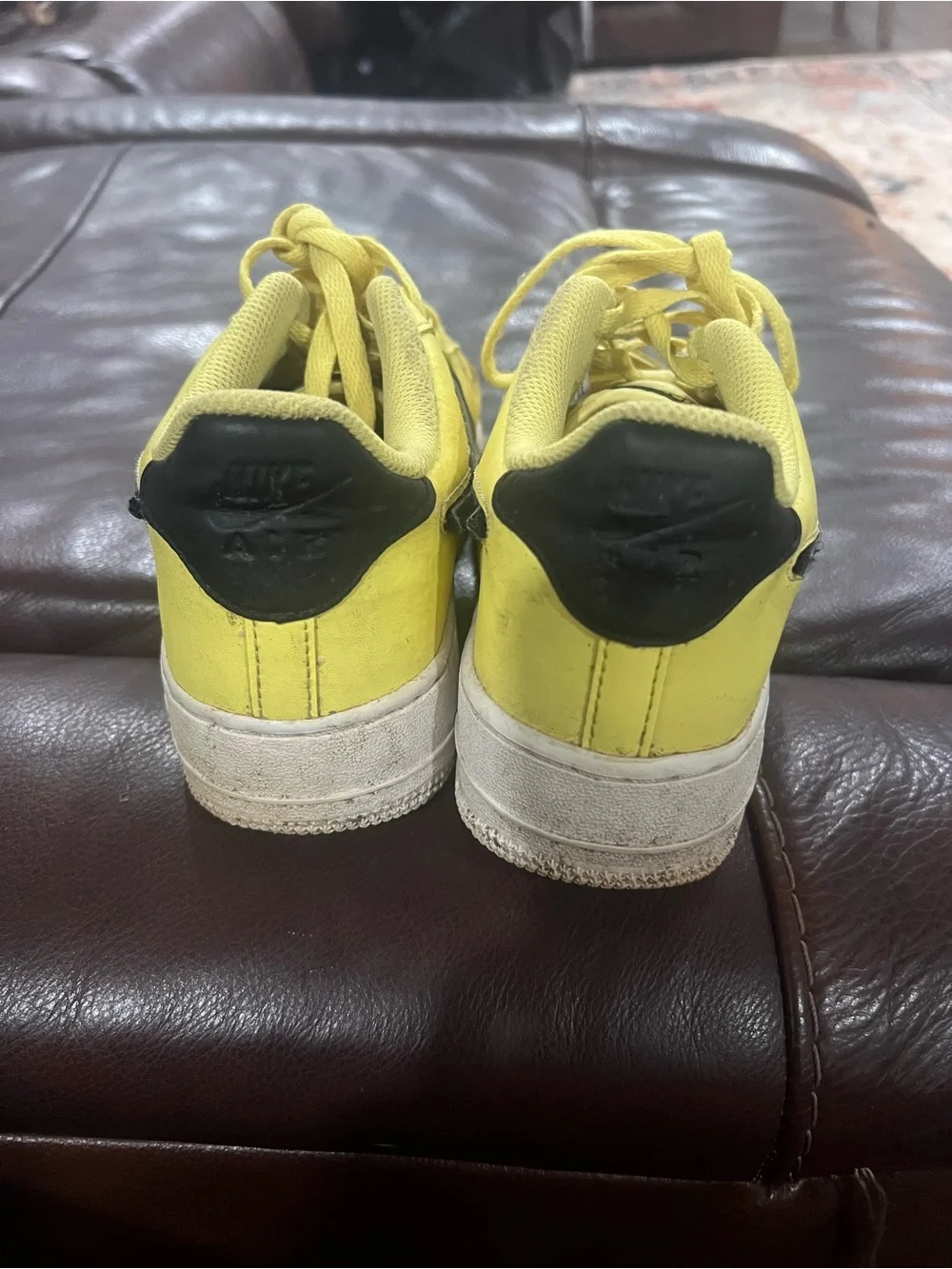 Nike Air Force 1 LV8 GS Volt Yellow Iridescent Swoosh Sneakers US 6Y /W8